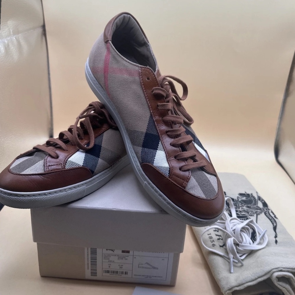 Burberry sneakers women